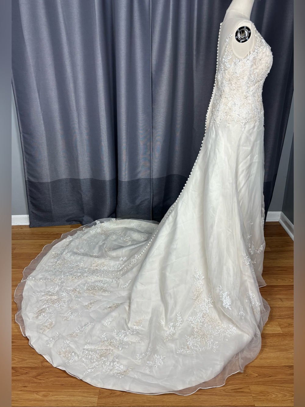 NWT Alfred Angelo Ivory and Cream Lace Beaded Wedding Bridal Gown Dress 6 - Picture 3 of 12